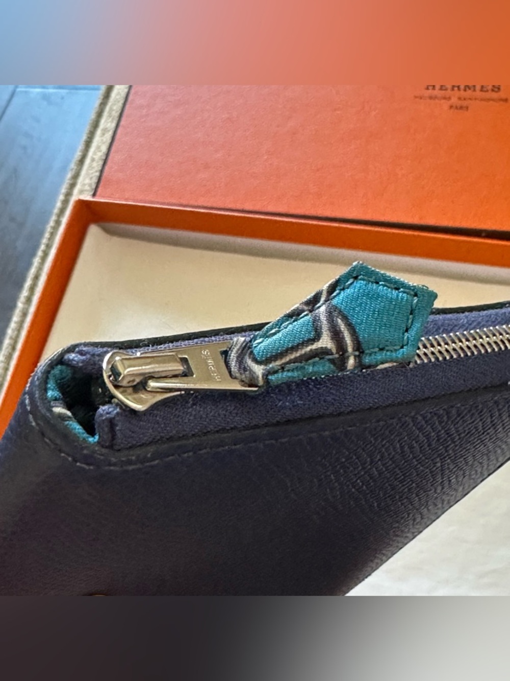 Hermès Hermes Long Zipped Wallet Silk in Blue Leather - Picture 4 of 16